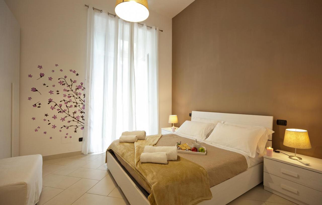 Le Corti Di Napoli Apartments Zewnętrze zdjęcie
