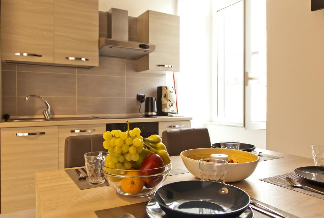 Le Corti Di Napoli Apartments Zewnętrze zdjęcie