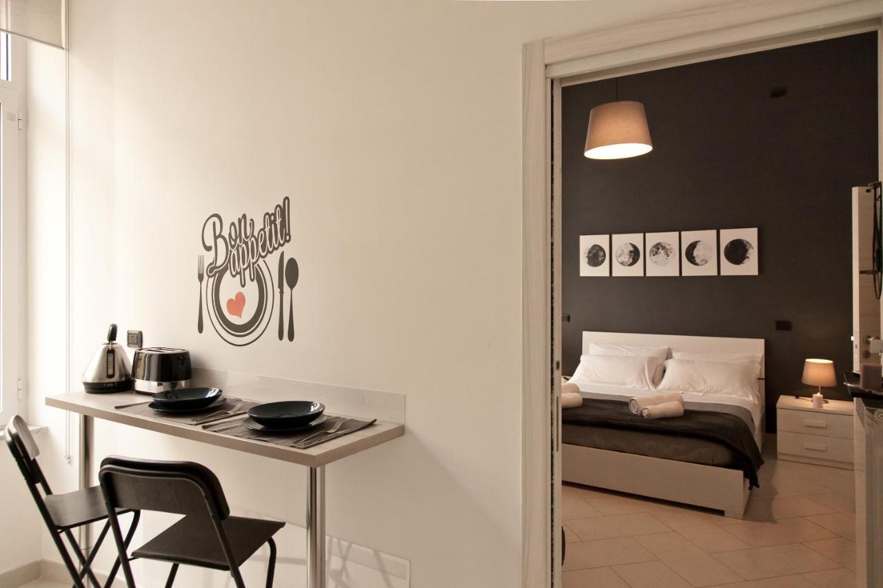 Le Corti Di Napoli Apartments Zewnętrze zdjęcie
