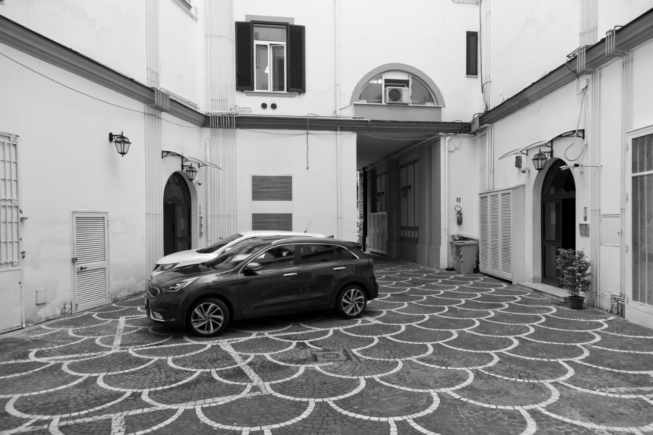 Le Corti Di Napoli Apartments Zewnętrze zdjęcie